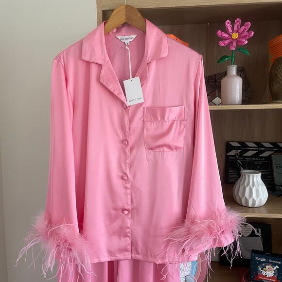 Bon Viviann x Daydreamer Pink Feather Trim Satin Pajama Set – NWT, Medium - Picture 3 of 13
